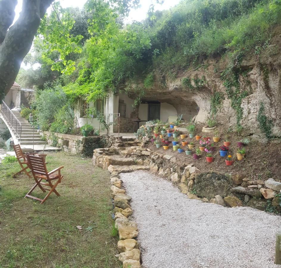Bed and Breakfast Moulin De Bonfilhon Cornillon-Confoux Exterior foto