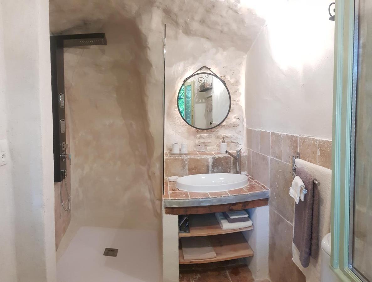 Bed and Breakfast Moulin De Bonfilhon Cornillon-Confoux Exterior foto