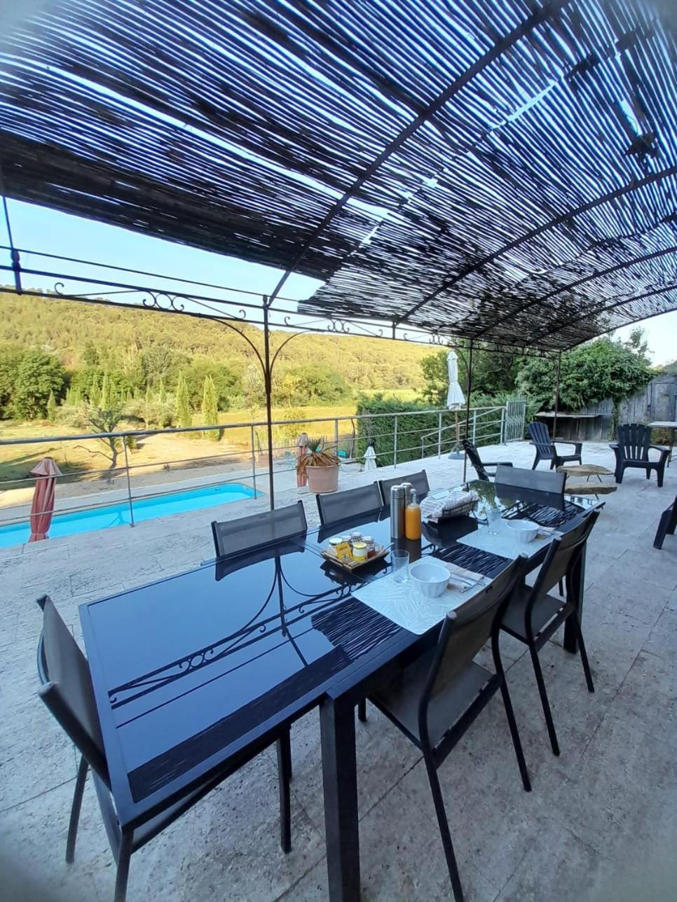 Bed and Breakfast Moulin De Bonfilhon Cornillon-Confoux Exterior foto